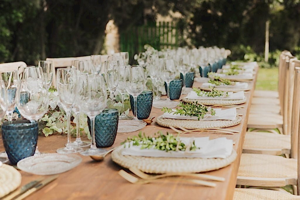 Can Macià montaje mesa boda exterior Barcelona Igualada